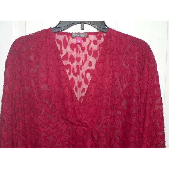 Vince Camuto Women's Long Sleeve V-Neck Jacquard Blouse in Deep Red Large $79 - Picture 3 of 4
